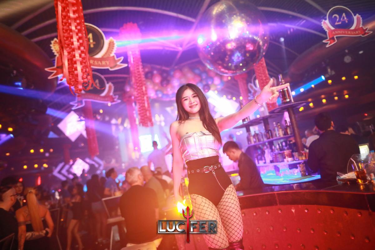 Nach 250 Tagen See - USS Abraham Lincoln kommt nach Thailand - 5.000 Seeleute haben Landgang - Pattaya, halt dich fest! Symbolfoto 6