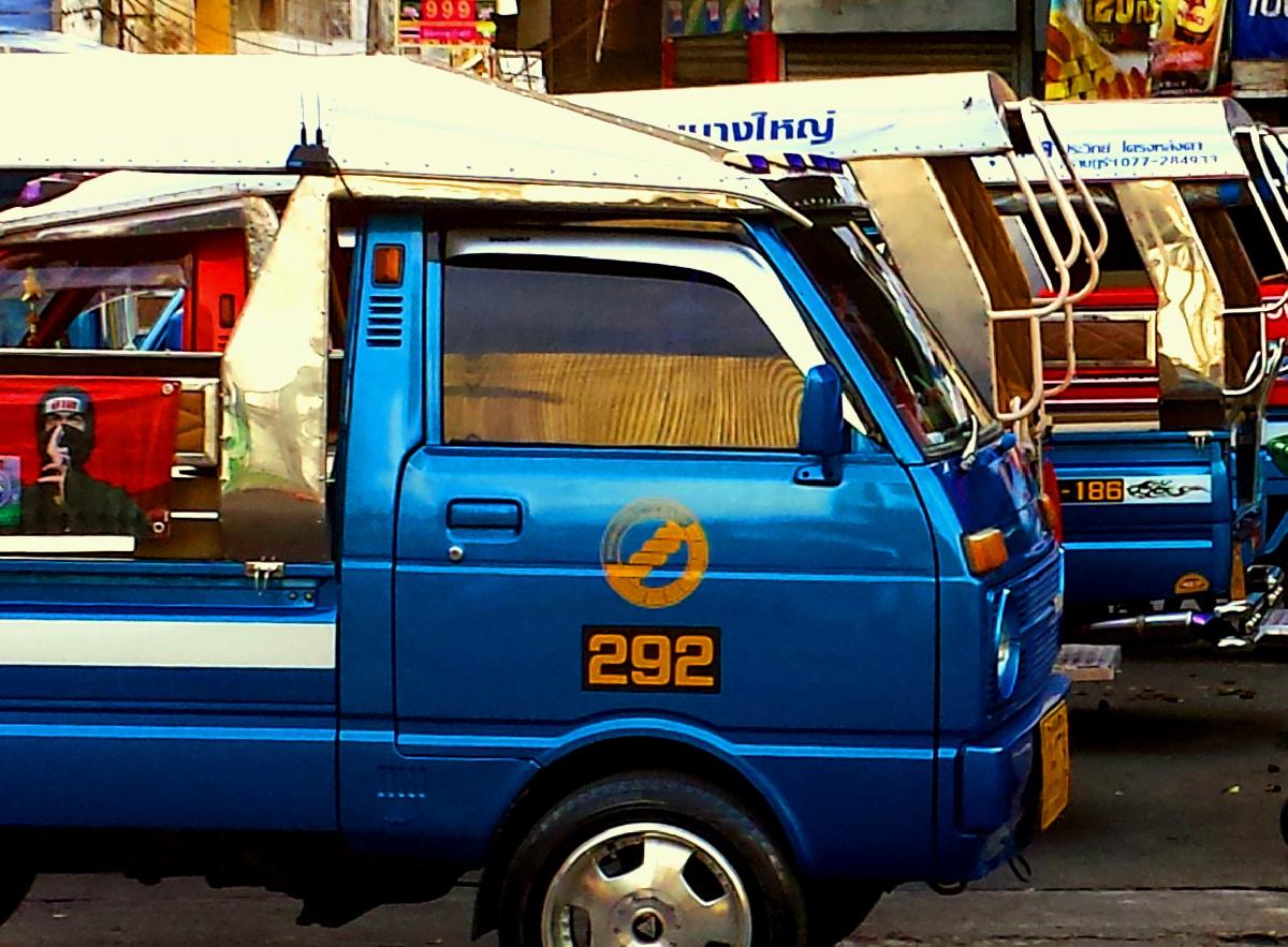 Öffentlicher Nahverkehr durch Menage á trois neu interpretiert - Französisches „Savoir Vivre“ im thailändischen Verkehr führt zur Abschiebung Symbolfoto 2