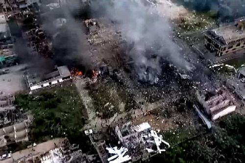 Bild Ort durch explodierendes Feuerwerkslager verwüstet
