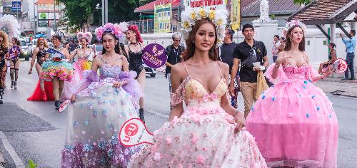 Bild Patong Karneval 2023 - Farbenfroher Start in Phukets Hochsaison