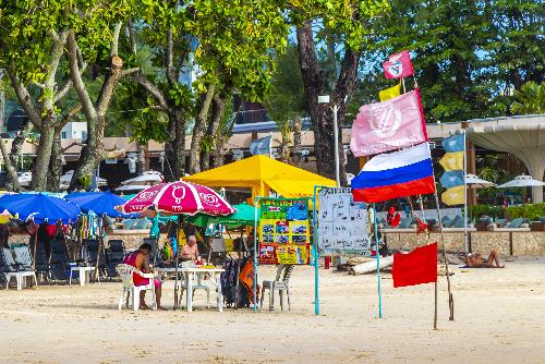 Phuket schaut auf Unternehmen mit ausländischen Eigentümern - Reisenews Thailand - Symbolfoto 1