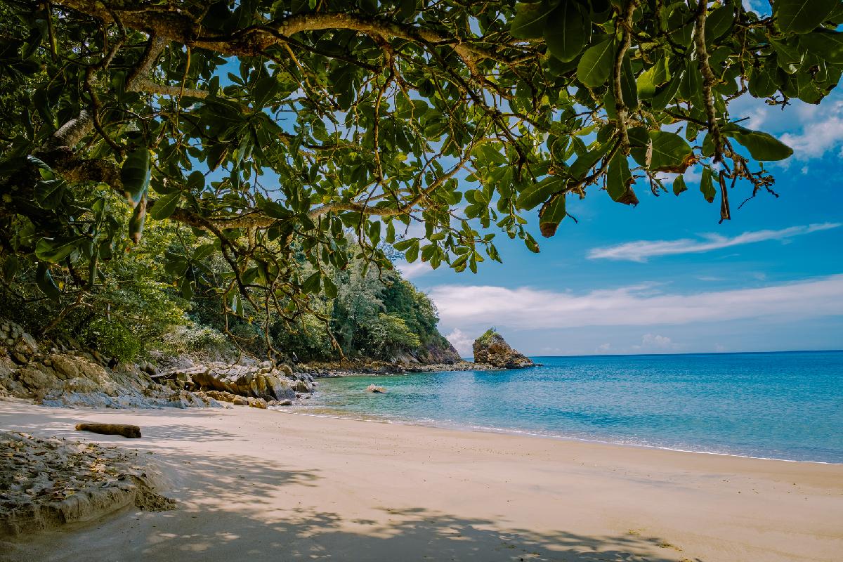 Phukets Banana Beach schafft es auf Platz 6 weltweit - Von Phuket in die Welt: Banana Rock Beach spielt jetzt in der Top-Liga Symbolfoto 5