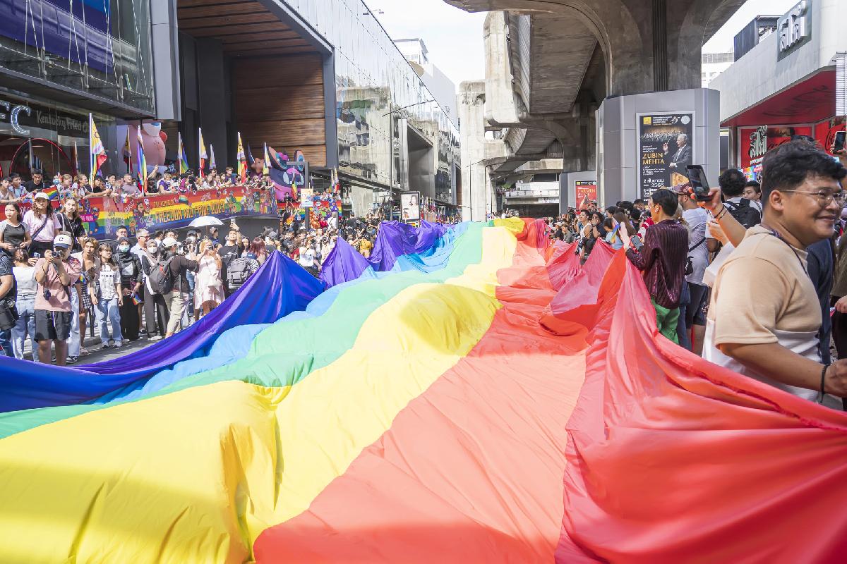 Pride Month im Wandel: Weniger Werbung, mehr Haltung - Regenbogenpanik? Thailand zeigt, dass es auch anders geht 🌈 Symbolfoto 5