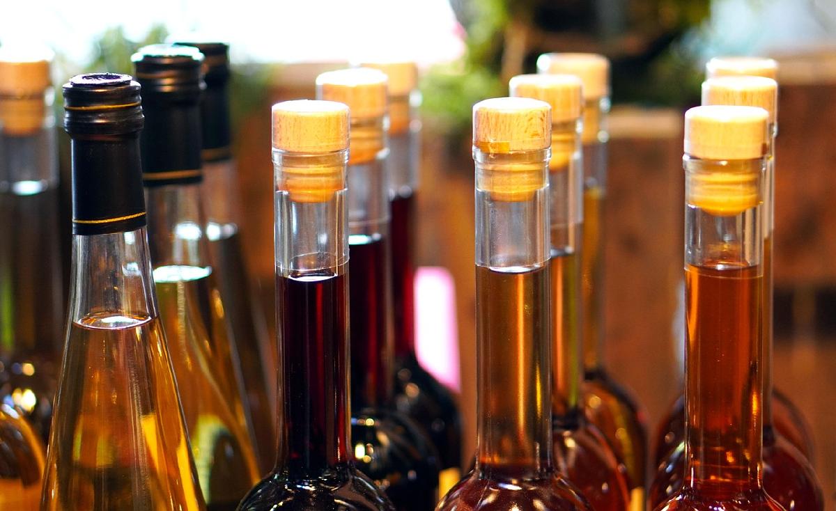 Regierung genehmigt Steuer- und Einfuhrzollsenkungen für Alkohol - Verbrauchssteuersenkungen für Wein und lokale Spirituosen Bild 1