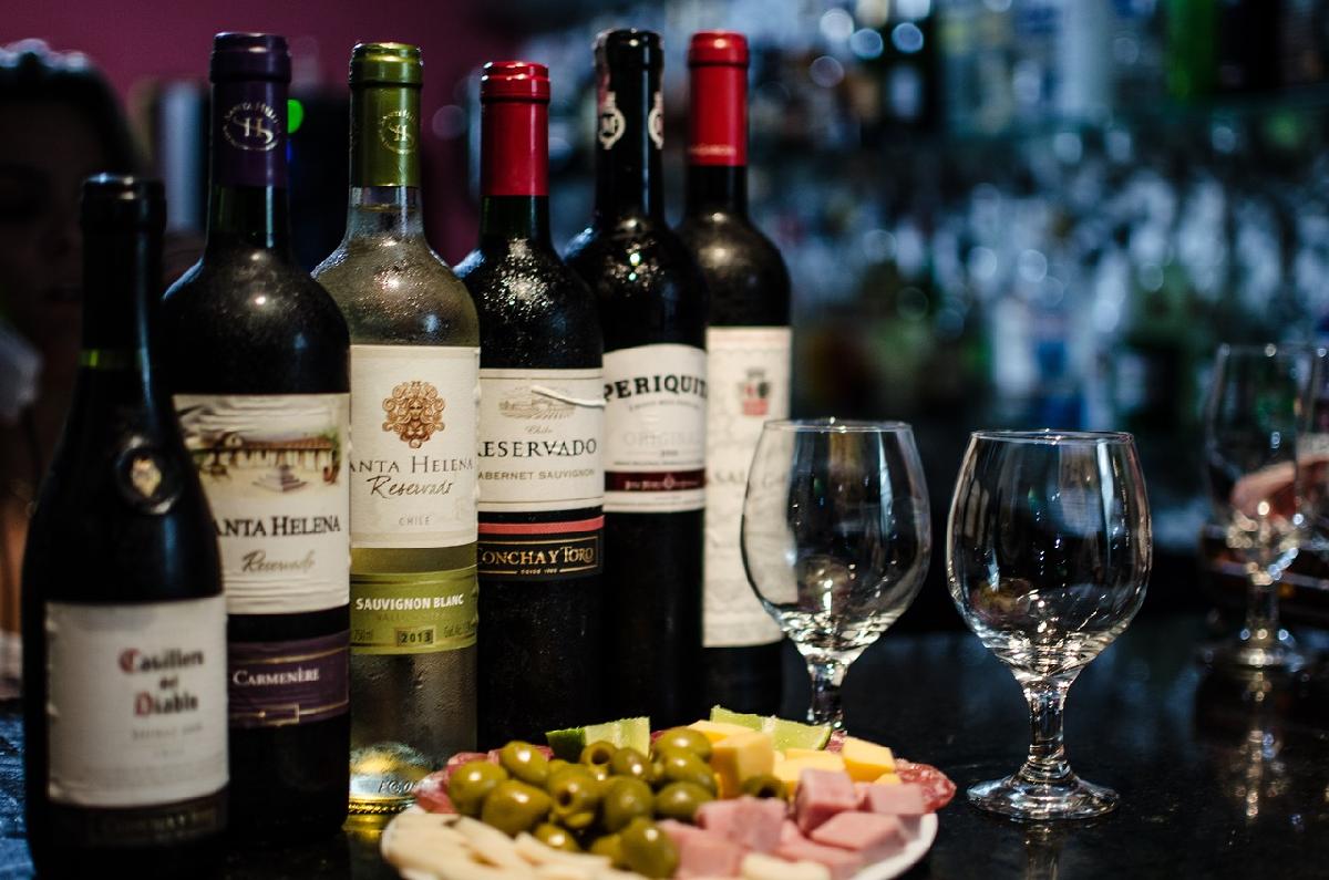 Regierung genehmigt Steuer- und Einfuhrzollsenkungen für Alkohol - Verbrauchssteuersenkungen für Wein und lokale Spirituosen Bild 2