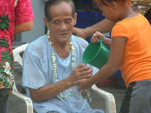 Bild Regierung rät Thais, Songkran ohne Wassersegen zu genießen 
