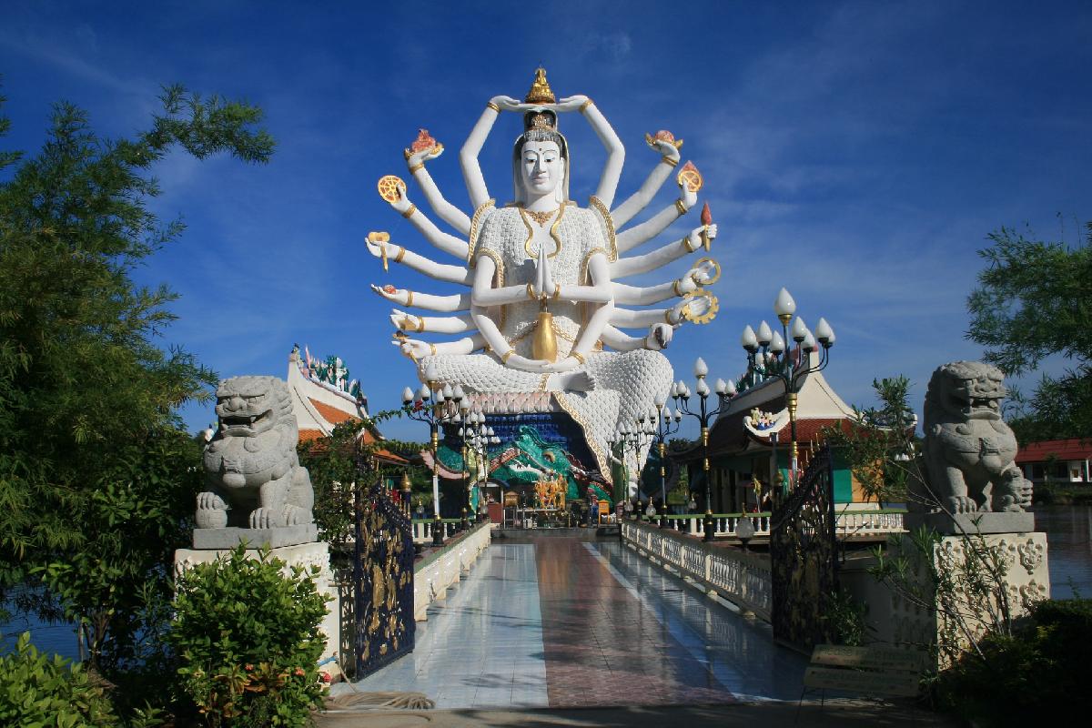 Respekt in Tempeln für Buddha und seine Mönche - Die richtigen Verhaltensweisen in thailändischen Tempeln Bild 1