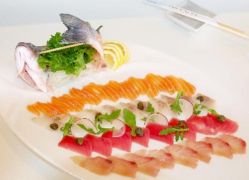 Rohes Fleisch oder roher Fisch können tödlich sein - Thailändisches Gesundheitsamt warnt vor rohen tierischen Lebensmitteln Bild Rohes Fleisch oder roher Fisch können tödlich sein
