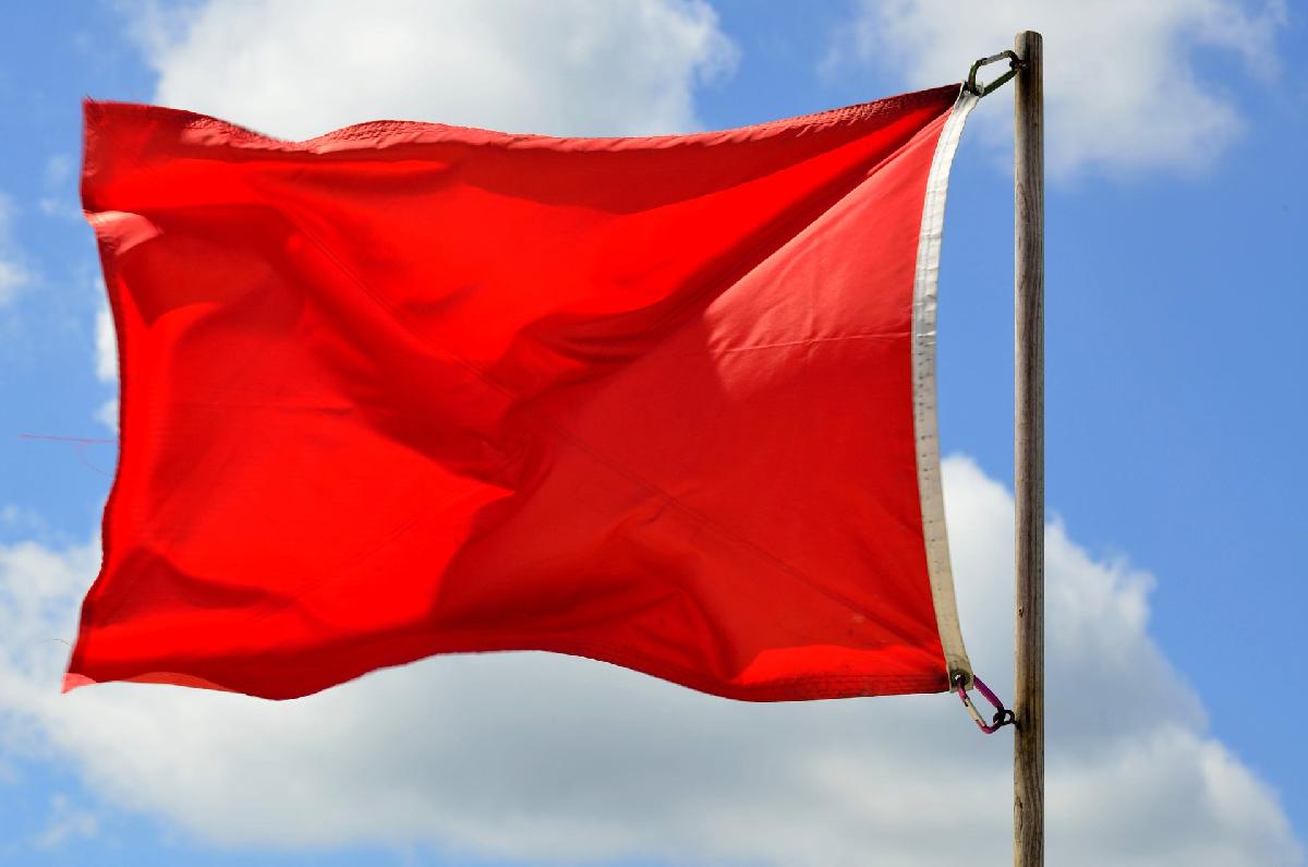 Rote Flaggen missachtet - 7 Tote in einer Woche - Polizei helfen damit Touristen die roten Flaggen nicht ignorieren Bild 1