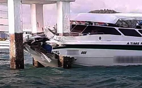Schnellboot verunglückt in Phuket - Speedboat-Unfall an der Chalong Bay verursacht 37 zum Teil Schwerstverletzte Bild Schnellboot verunglückt in Phuket