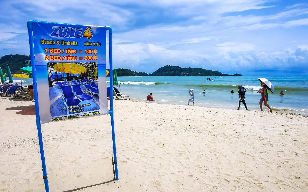 Schwimmende Kleinstadt vor Phuket - USS George H.W. Bush kommt - Patong stellt Getränke kalt: US-Flugzeugträger kommt, 5.120 Seeleute im Anflug Symbolfoto 4