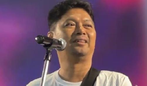 Bild Sek Loso rockt mit Knast-Band Flchtlingscamp in Surin