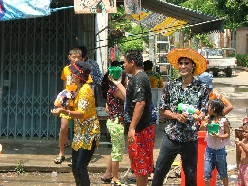Bild Songkran-Feiern ja, Wasser und Alkohol nein