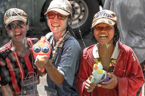 Songkran in Pattaya - wo, wie und wann du feiern kannst - Wan Lai heisst die riesige 1-wöchige Wasserschlacht in der Partymetropole Bild Songkran in Pattaya - wo, wie und wann du feiern kannst