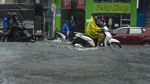 Starkregenflle setzen Teile Phukets unter Wasser - Reisenews Thailand - Bild 1