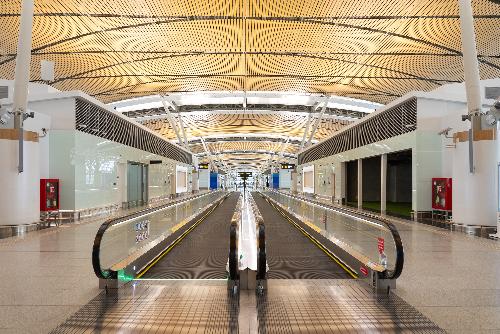 Suvarnabhumi Airport - Satellitenterminal SAT1 vor feierlicher Eröffnung - Internationale Auszeichnung und Inspiration aus der thailändischen Mythologie Bild Suvarnabhumi Airport - Satellitenterminal SAT1 vor feierlicher Eröffnung