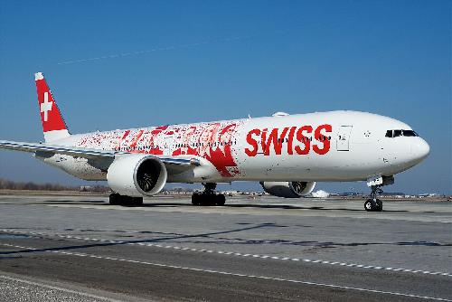 Boeing 777-3DE - Picture CC by BriYYZ from Toronto - https://www.flickr.com/people/40563877@N00
