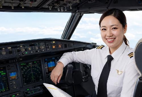Bild Thai Airways schreibt mit erster Pilotin Firmengeschichte