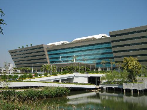 Thai Government Complex - Picture CC by Philip Roeland - https://www.flickr.com/photos/philiproeland/5432820123