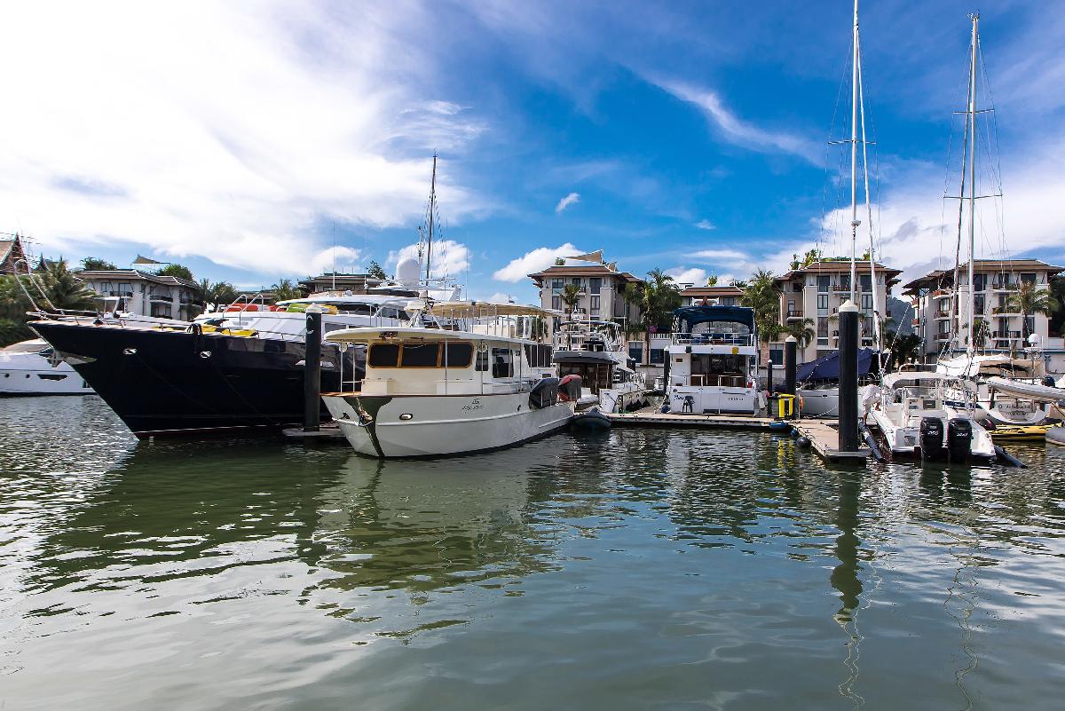Phuket Marina - Picture CC by: Максим Улитин https://web.archive.org/web/20161102084544/http://www.panoramio.com/user/7121193?with_photo_id=129433839