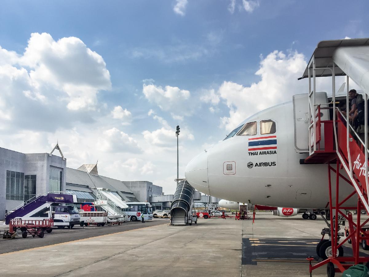 Thailand plant neue Flugrouten für mehr Tourismus - Krabi bis Hua Hin: Thailand prüft neue internationale Strecken Symbolfoto 2