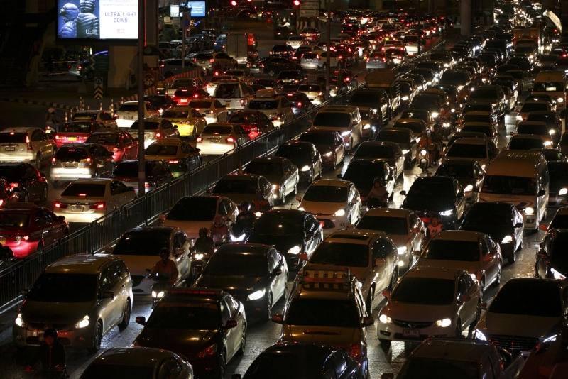 Thailand prüft City-Maut - Weniger Stau, günstigerer ÖPNV - Bangkok schaut nach London: Neue Gebühr soll Verkehr reduzieren 🚆🚗 Symbolfoto 2