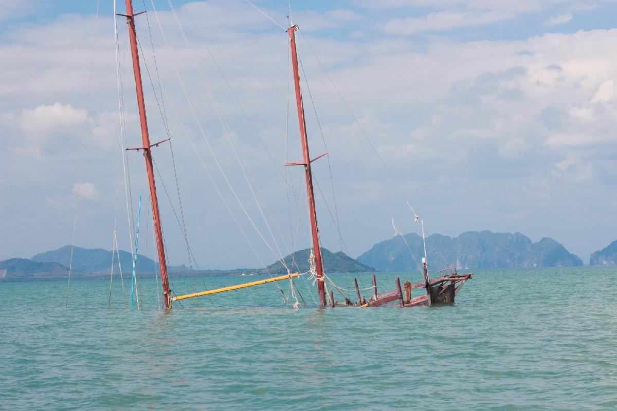 Thailand Unwetterwarnung: Starkregen, Fluten und hohe Wellen - Meteorologen warnen vor Sturzfluten, Erdrutschen und 4 Meter Wellen Symbolfoto 2