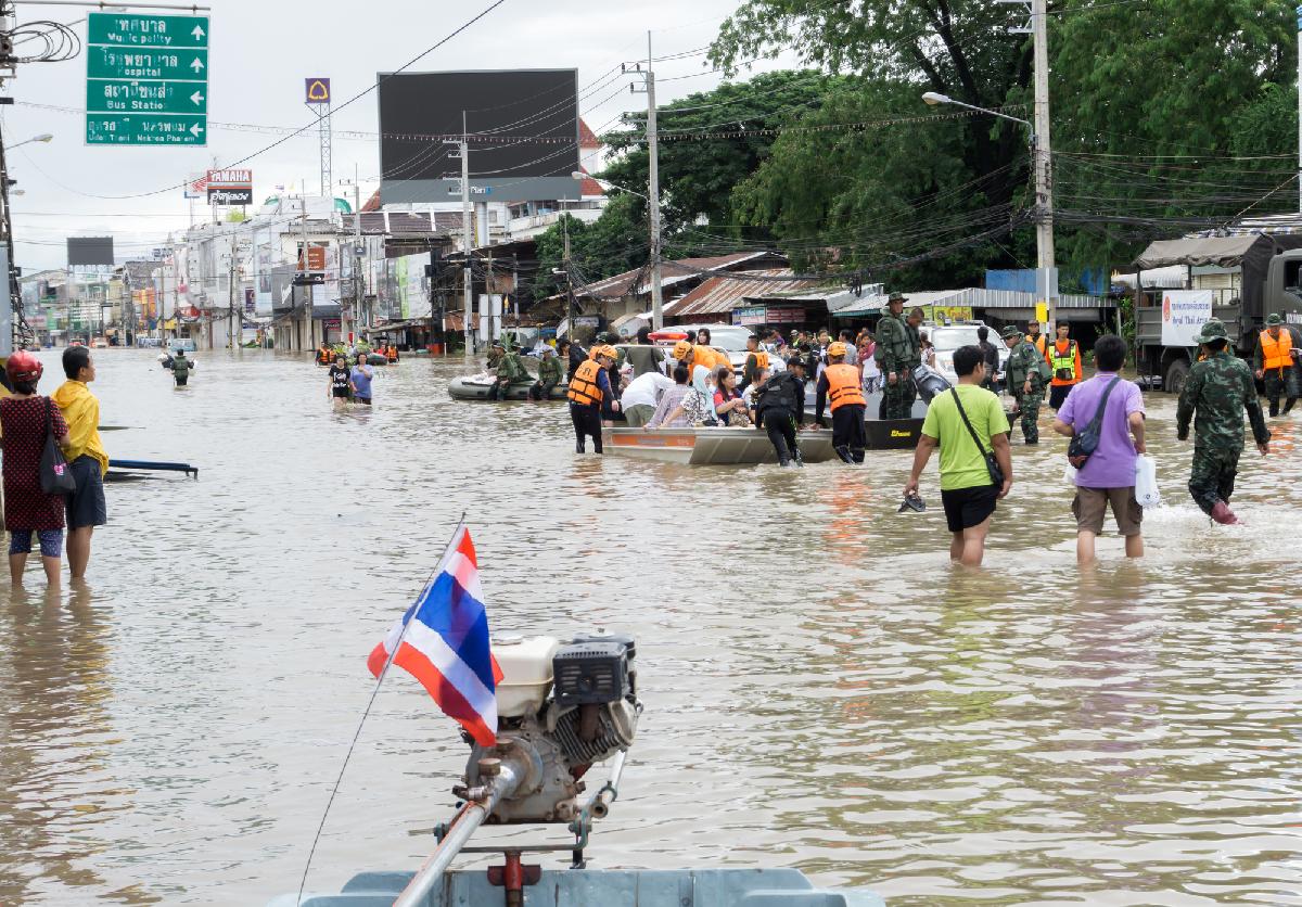 Thailand-Wetter: Unruhige Tage für Urlauber - besonders im Süden - Unwetterwarnung - Starkregen, Überschwemmungen und hohe Wellen Symbolfoto 5