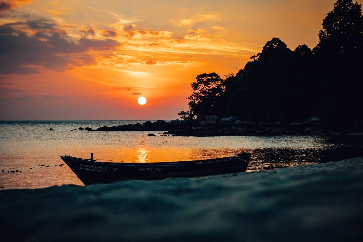 ThailandSun: Wir machen alles kaputt! Wirklich? - Wie ein kleiner deutscher Reiseführer Thailands letzte Paradiese zerstört 😎 Symbolfoto 4