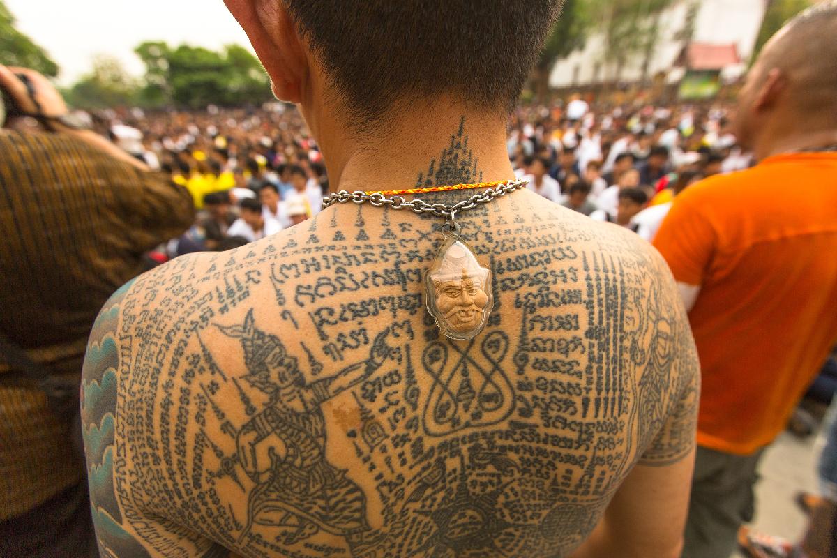 Überraschung - Heilige Tätowierung hilft nicht gegen Äxte - Ein Sak-Yant-Praxistest der besonderen Art in Samut Prakan Symbolfoto 2