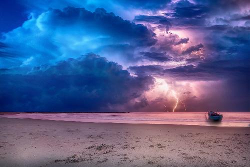 Unwetter und Überschwemmungen in Thailands Süden - Verstärkter Monsun bingt Sturm und grosse Wassermassen Bild Unwetter und Überschwemmungen in Thailands Süden
