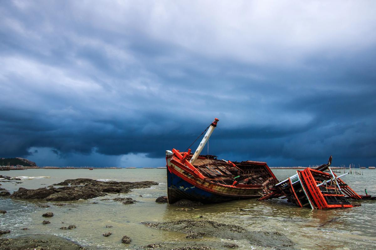 Unwetterwarnung Thailand: 39 Provinzen mit Flut- & Erdrutschgefahr - Nord- und Nordostthailand betroffen, dazu raue See vor Phuket, Phang Nga und Ranong Symbolfoto 3
