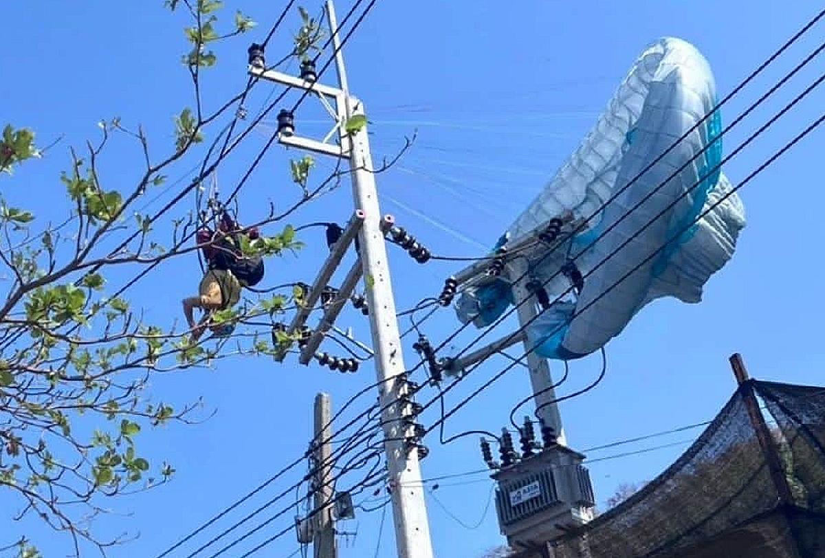 US-Gleitschirmflieger verursacht Blackout auf Koh Larn - Ich bin nur kurz fliegen – letzte Worte vor Landung in der Stromleitung Symbolfoto 1