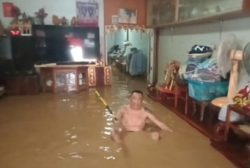 Viele Schäden und drei Opfer nach schweren Regenfällen - Nord- und Zentralthailand leiden unter den enormen Regenmassen Bild 1