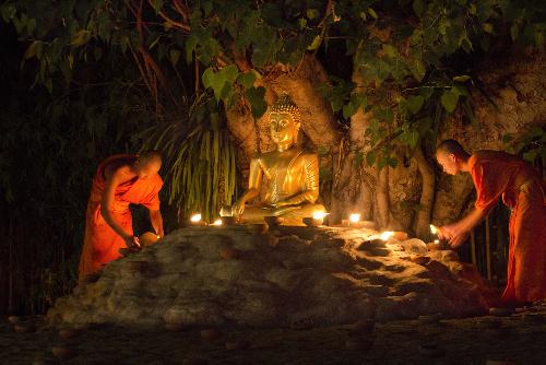 Bild Visakha Bucha: Thailands Heiliger Vesak Day am 22. Mai