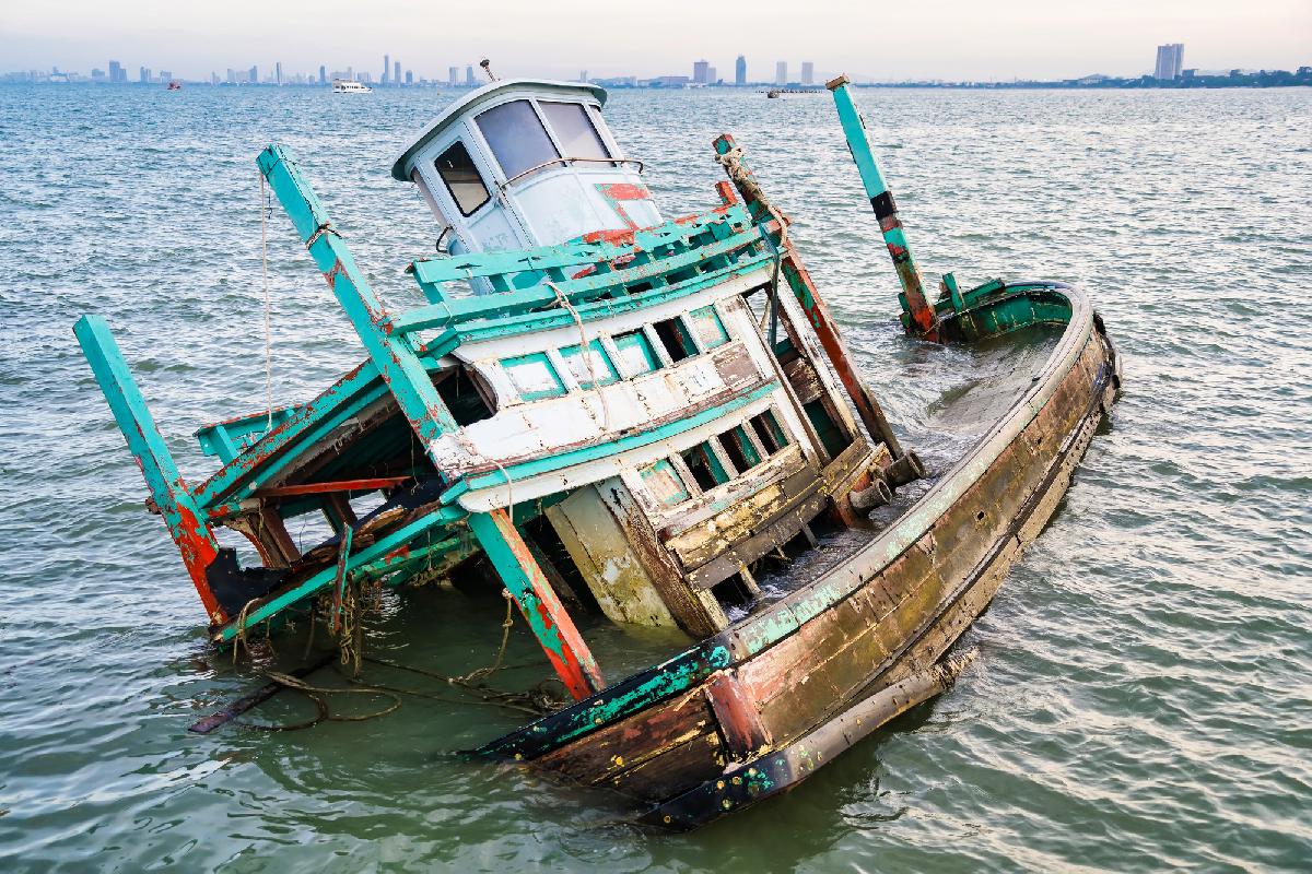 Vorsicht bei Bootstouren in Thailand - Seenotrettung meiden - Wenn „No ploblem“ auf drei Meter Wellen trifft... Leichtsinnige Bootsführer Symbolfoto 1