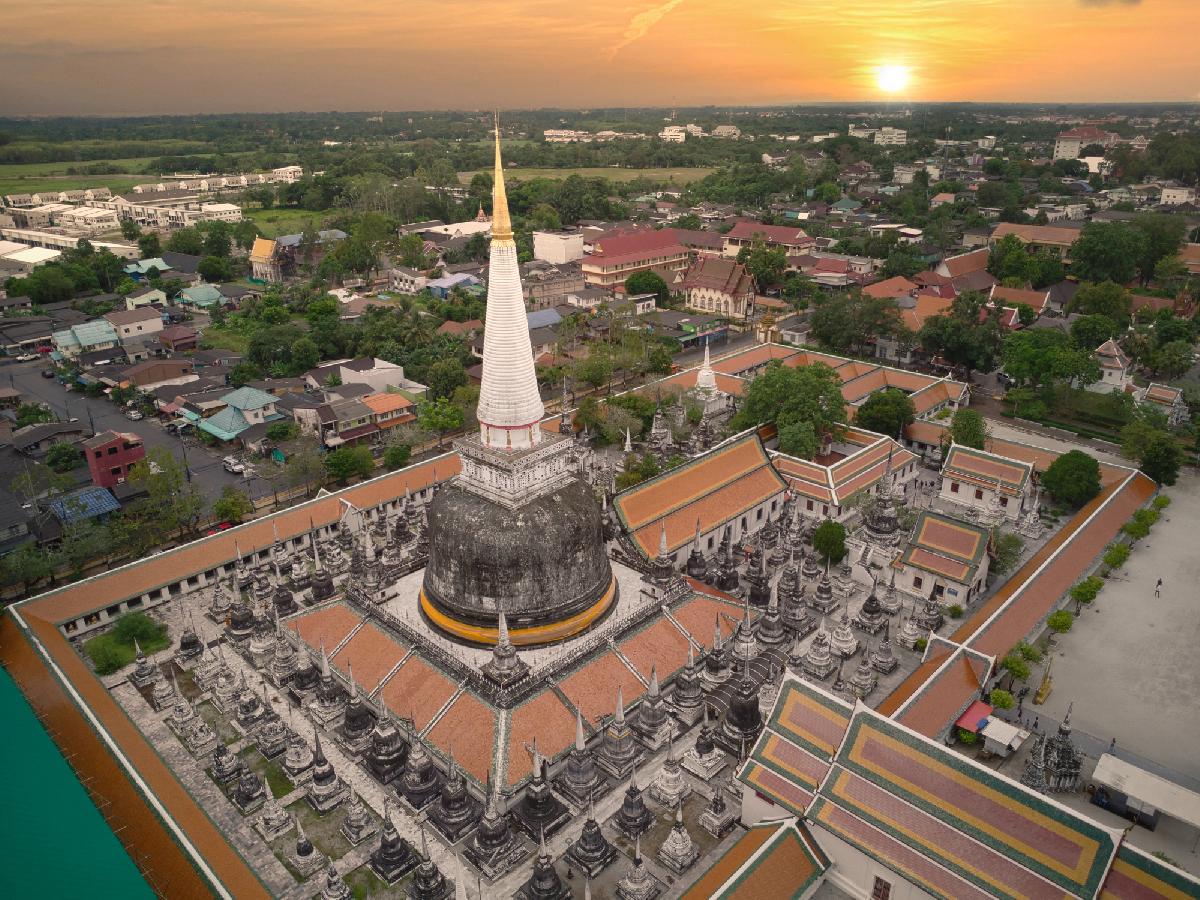 Wat Phra Mahathat Woramahawihan - Nakhon Si Thammarat. - Wird einer der bedeutendsten Tempel Thailands zum Weltkulturerbe? Symbolfoto 2
