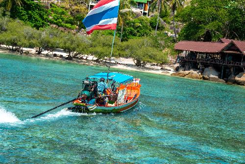 Bild Wieder kentert ein Longtailboot vor Krabi