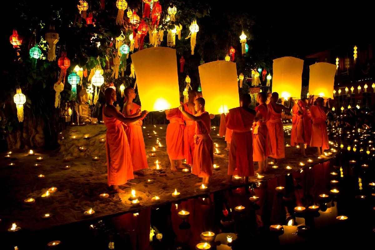 Wo in Thailand wird Loy Kratong gefeiert - Liste der schönsten Feierlichkeiten - wohin am schönsten Feiertag Thailands Bild 1