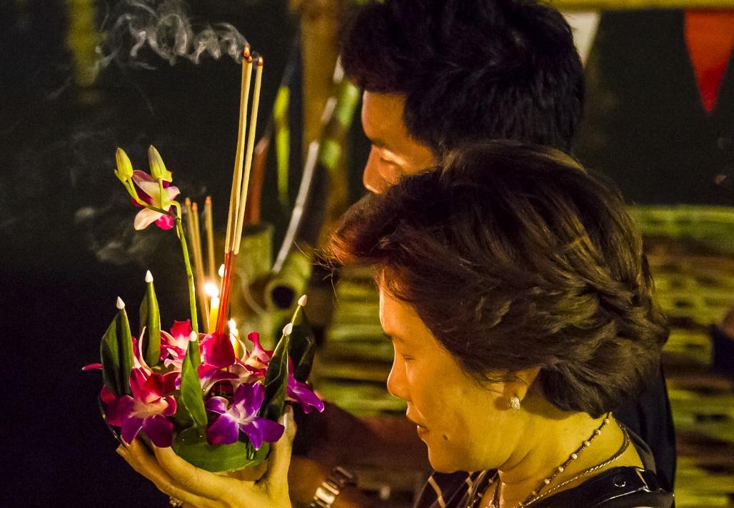 Wo in Thailand wird Loy Kratong gefeiert - Liste der schönsten Feierlichkeiten - wohin am schönsten Feiertag Thailands Bild 2