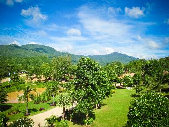 Zoom Ratchaburis idyllische Landschaft