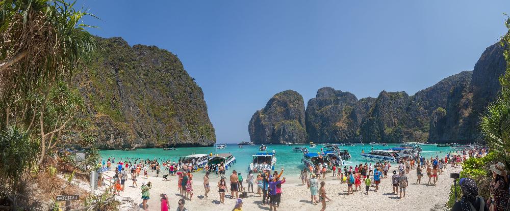 Maya Bay 2016 - Picture CC by Maksym Kozlenko - https://commons.wikimedia.org/wiki/User:Maxim75