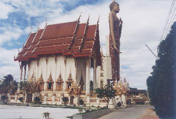 Freistehender Buddha