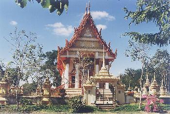 Kleiner Tempel auf dem Weg nach Phimai