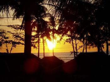 Sonnenuntergang am Nang Thong Beach