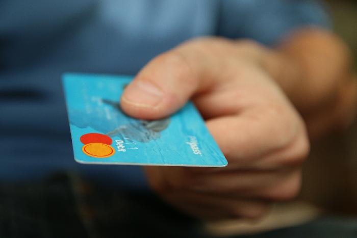 Alles rund ums Geld und das Einkaufen - Handeln, Freimengen und Öffnungszeiten Bild Alles rund ums Geld und das Einkaufen