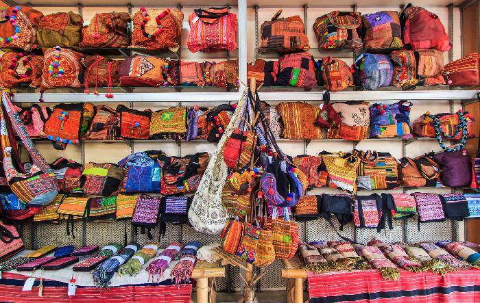 Kunsthandwerkliche Manufakturen rund um Chiang Mai - Silber, Papier, Holz, Leder oder Seide - Thai-Handwerker zeigen ihr Können Bild Kunsthandwerkliche Manufakturen rund um Chiang Mai