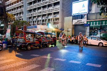 Bild Bangkok bei Nacht mit dem Fahrrad zu Wat Arun & Wat Pho - Bangkok