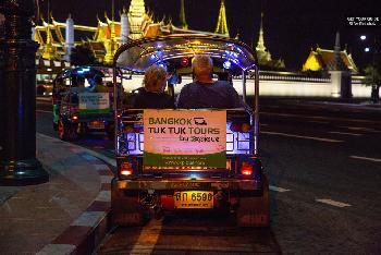 Bangkok bei Nacht: Tuk-Tuk-Tour zu Märkten, Tempeln & Essen - Bangkok