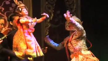 Klassisches Puppenspiel in Baan Boran - Koh Samui Video